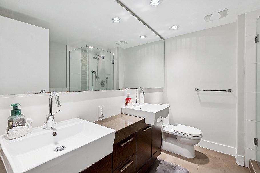 863 Richards Street Vancouver, BC - 18