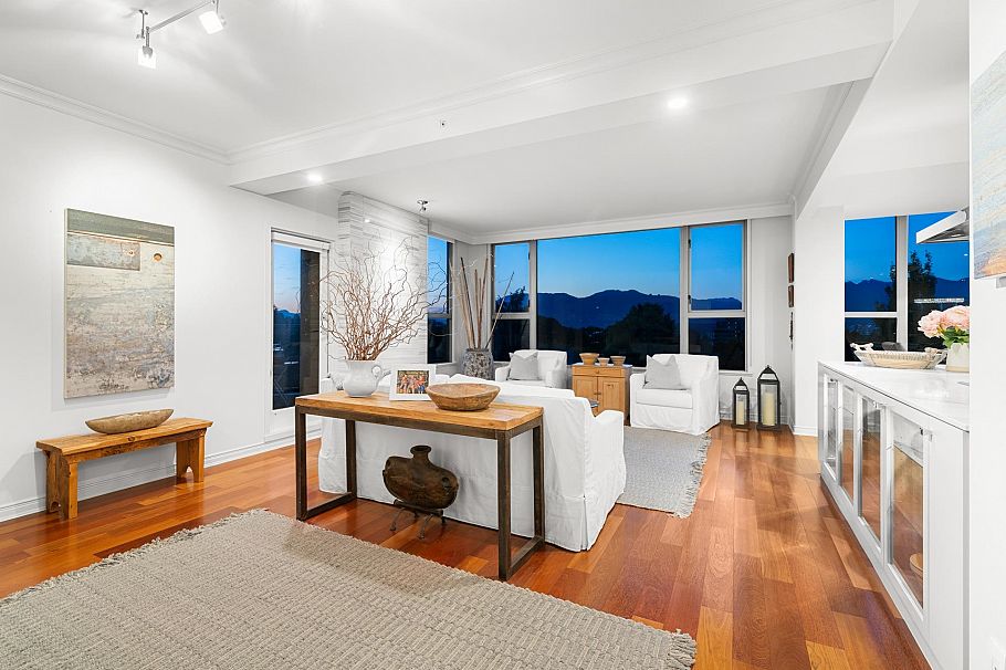 700 1788 W 13th Avenue Vancouver, BC - 2