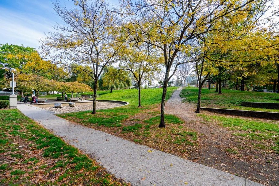 917 Station Street Vancouver, BC - 29