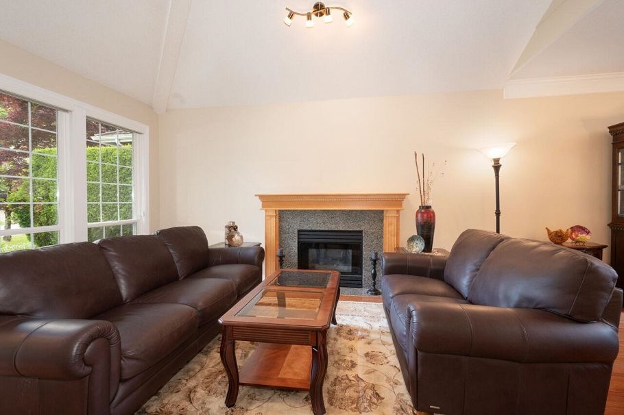 1273 Eldon Road North Vancouver, BC - 4