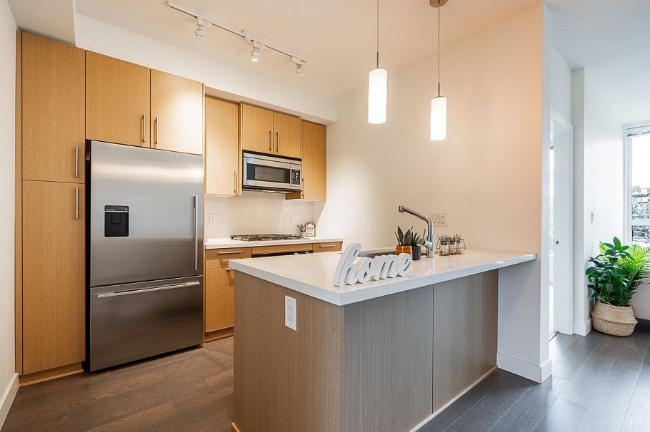 310 5325 West Boulevard Vancouver, BC - 5