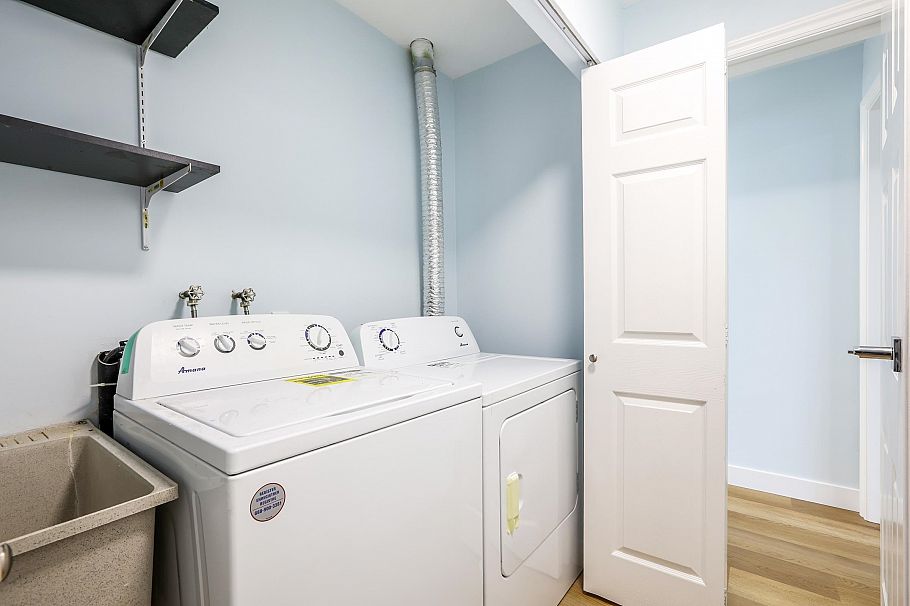 2988 School Avenue Vancouver, BC - 26