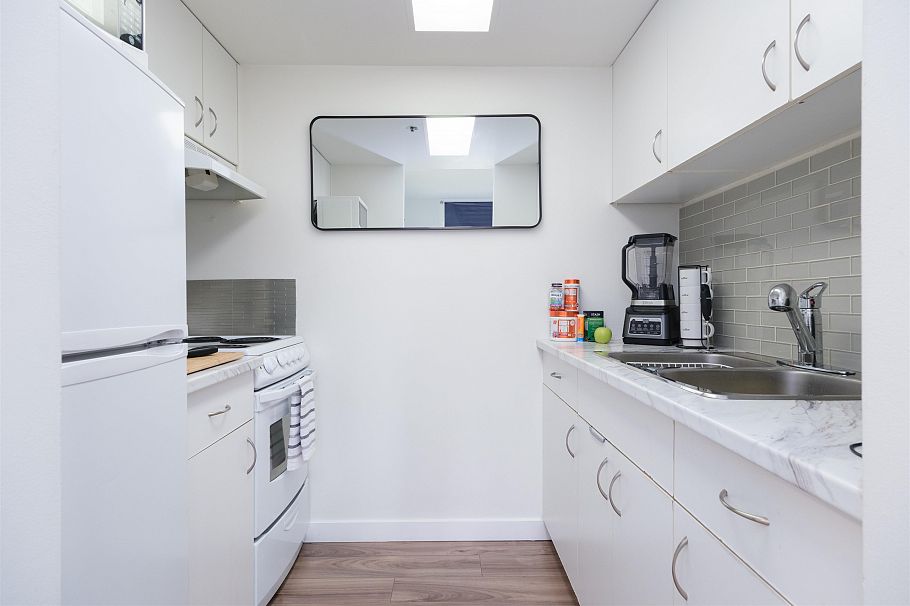 801 789 Drake Street Vancouver, BC - 4