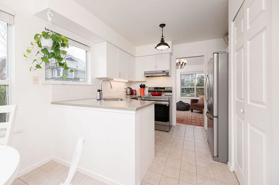 30 650 Roche Point Drive North Vancouver, BC - 13