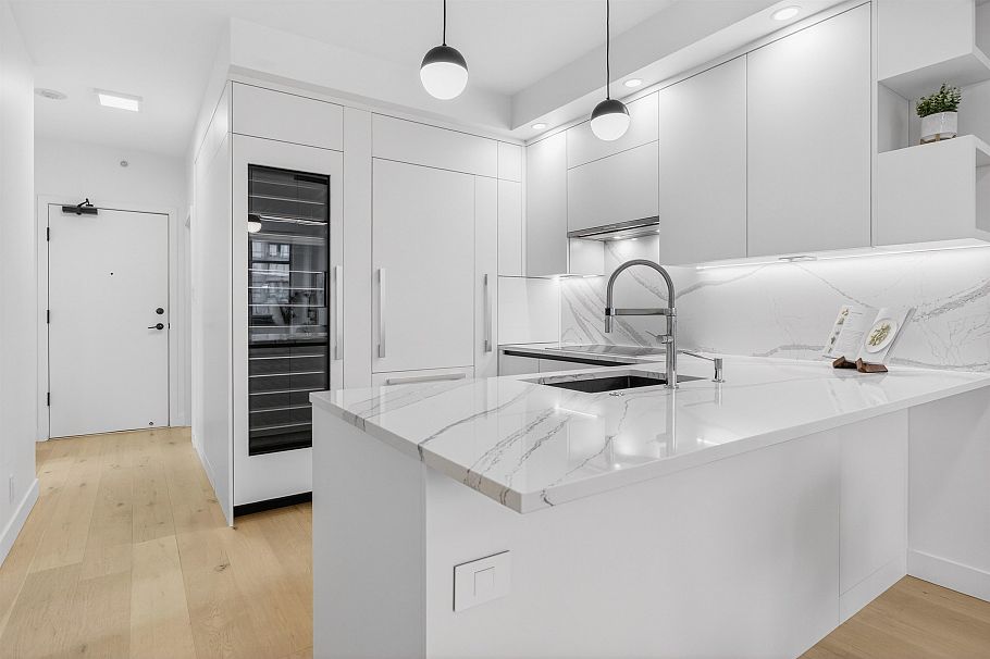 906 1050 Smithe Street Vancouver, BC - 3