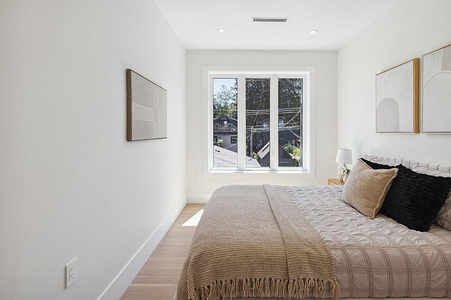 #2 2244 E 11th Avenue Vancouver, BC - 26