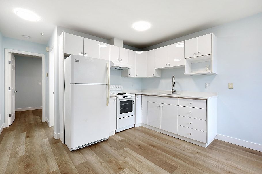 2988 School Avenue Vancouver, BC - 27