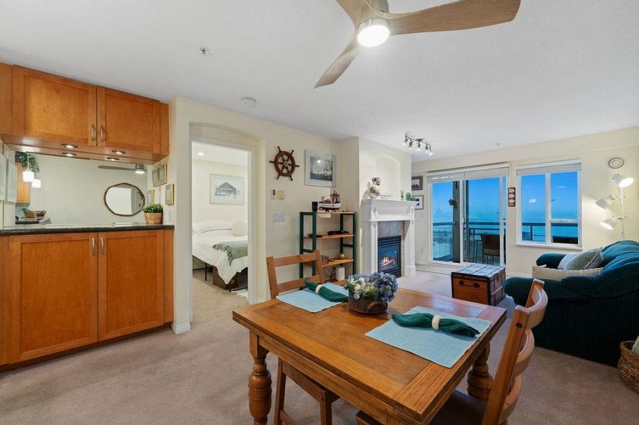 308 333 E 1st Street North Vancouver, BC - 1