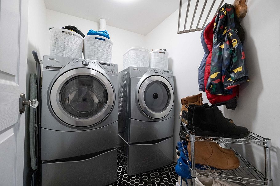 30 650 Roche Point Drive North Vancouver, BC - 33