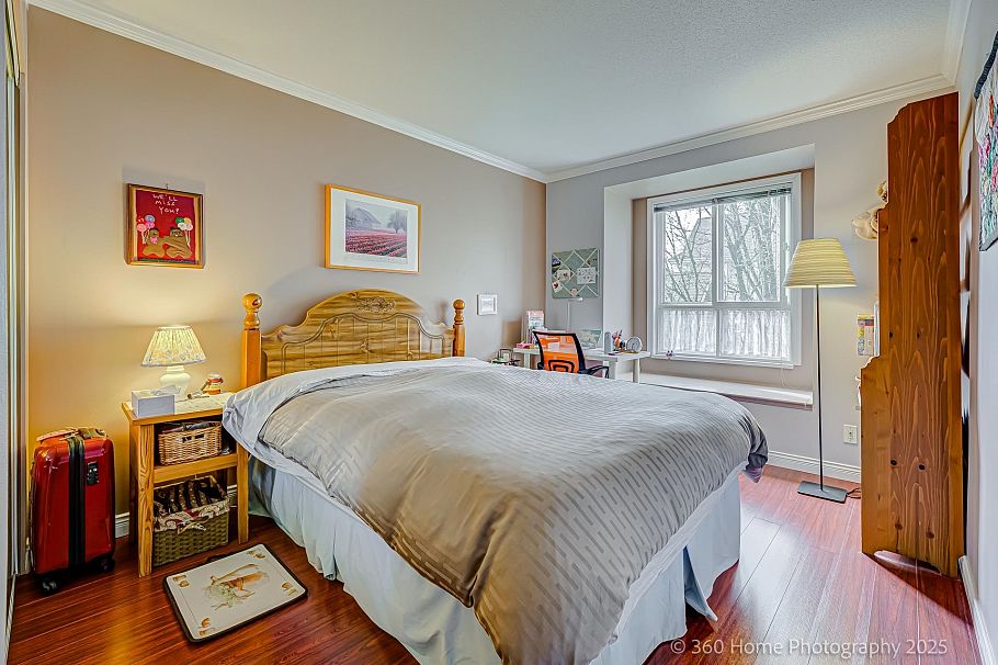307 8495 Jellicoe Street Vancouver, BC - 8
