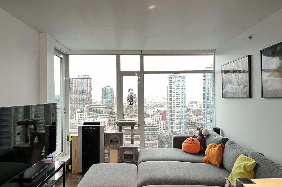 2301 161 W Georgia Street Vancouver, BC - 2