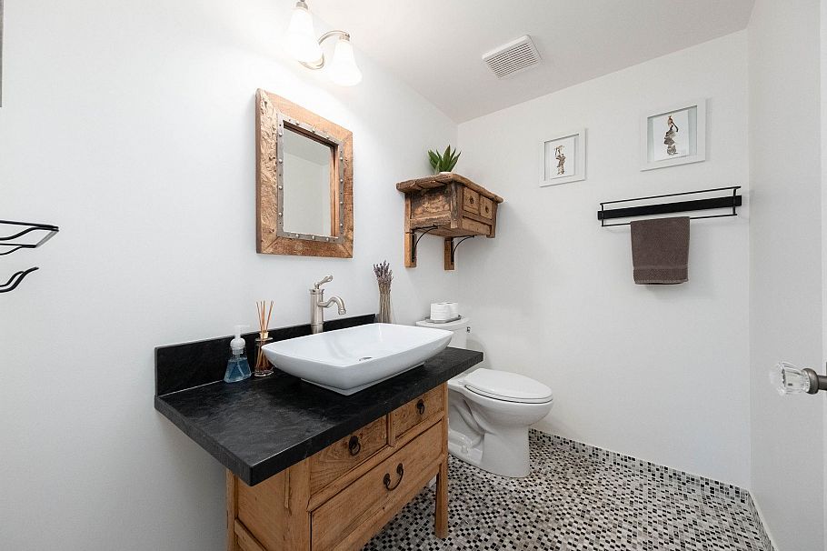 30 650 Roche Point Drive North Vancouver, BC - 16