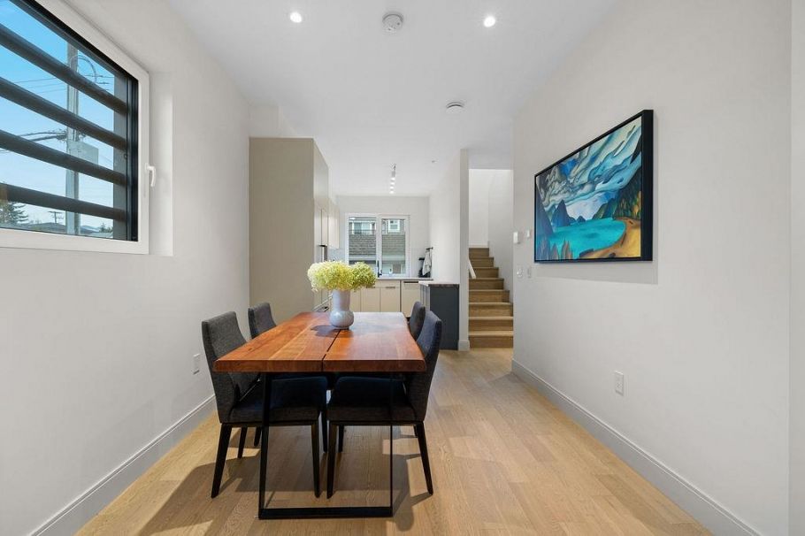 27 632 E 3rd Street North Vancouver, BC - 19