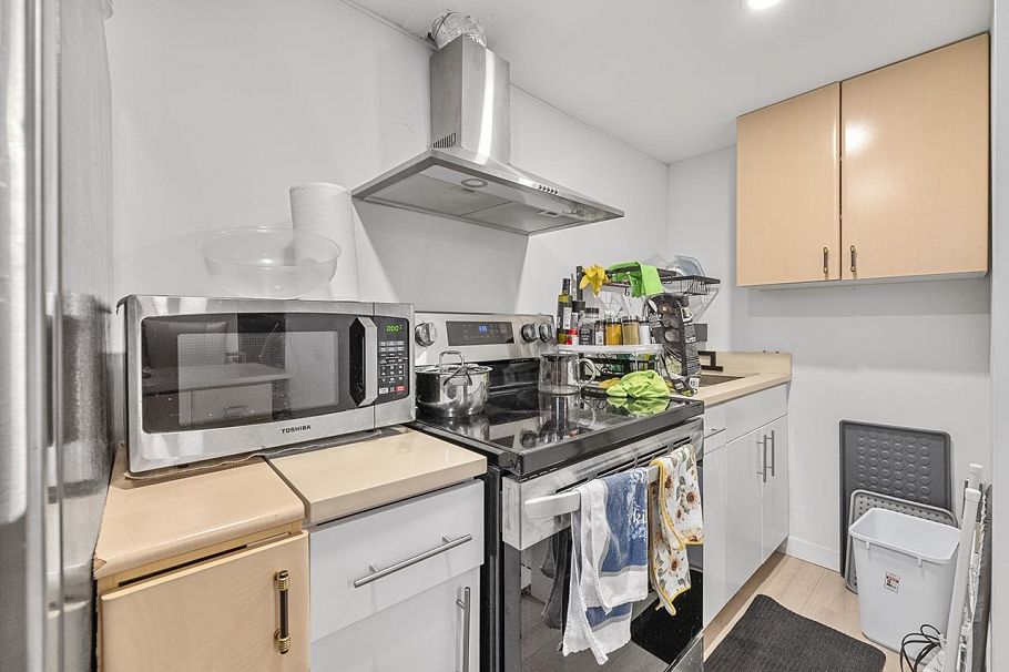 3229 W 24th Avenue Vancouver, BC - 23