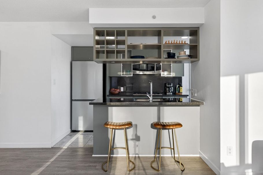 1011 833 Seymour Street Vancouver, BC - 2