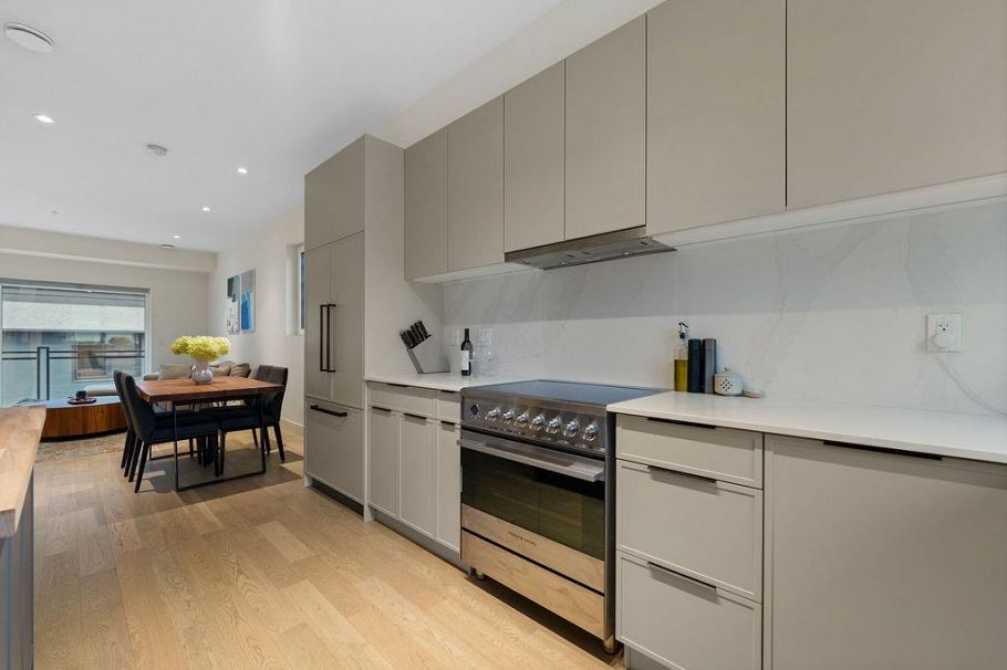 27 632 E 3rd Street North Vancouver, BC - 7