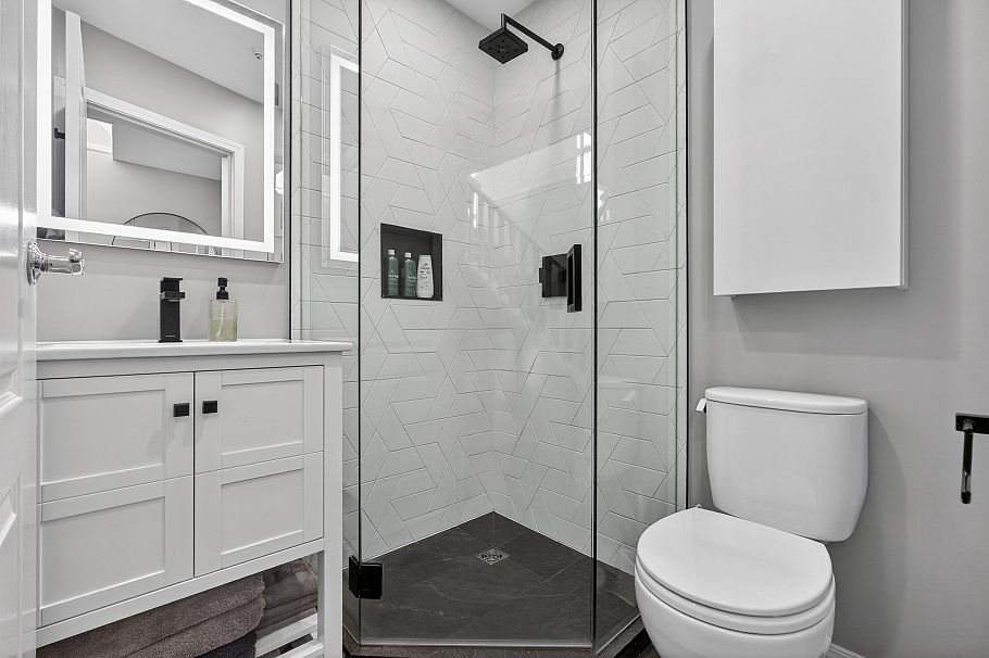 653 W 7th Avenue Vancouver, BC - 17