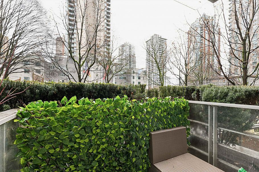 863 Richards Street Vancouver, BC - 26