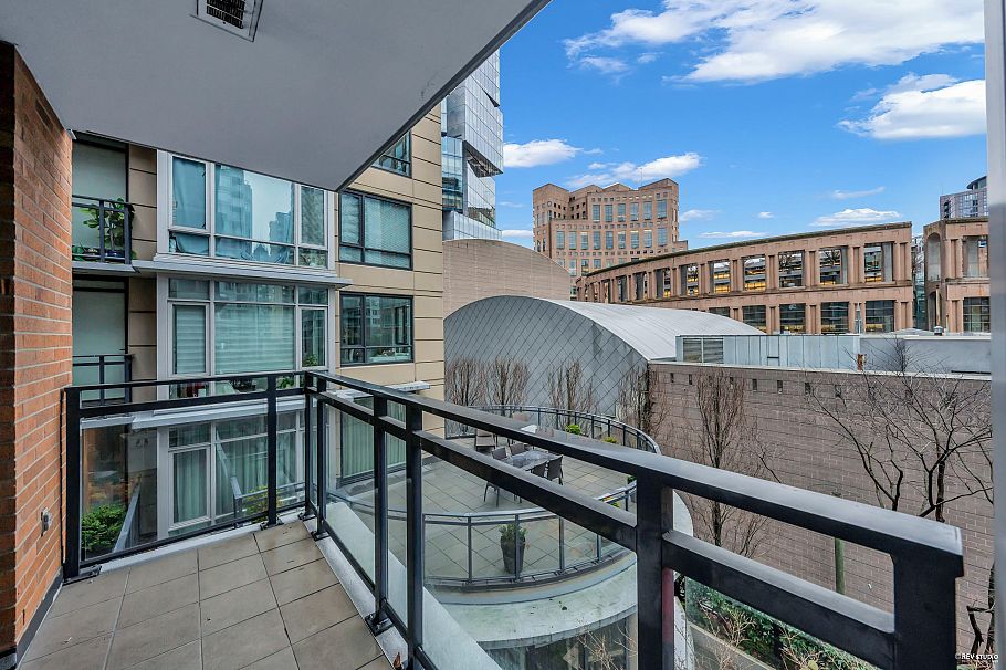 803 788 Richards Street Vancouver, BC - 15