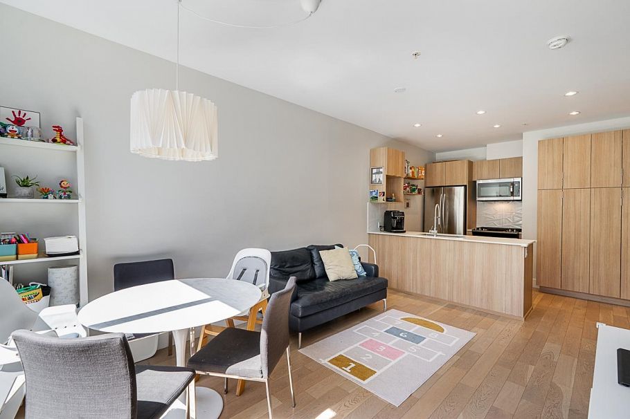 5 531 E 16th Avenue Vancouver, BC - 2