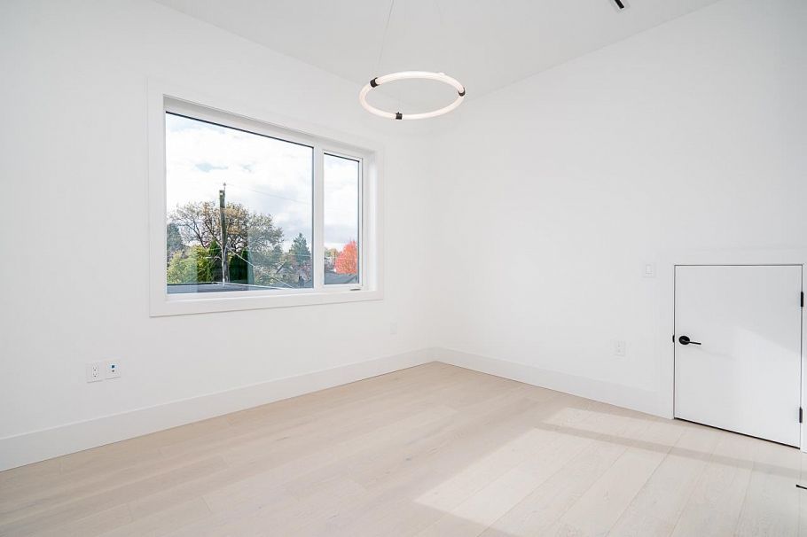 2 2460 Adanac Street Vancouver, BC - 25