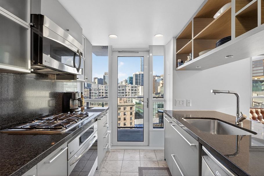 1011 833 Seymour Street Vancouver, BC - 5