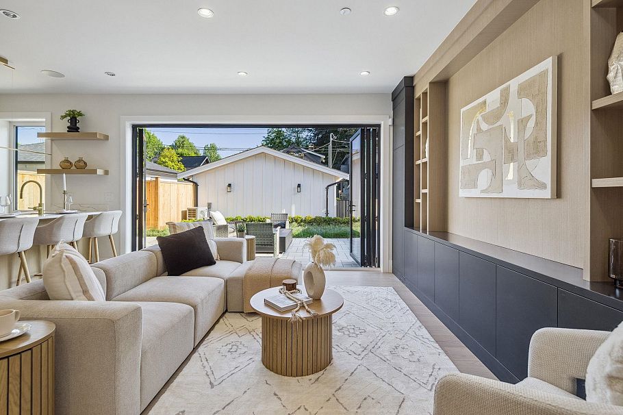 #2 2244 E 11th Avenue Vancouver, BC - 5