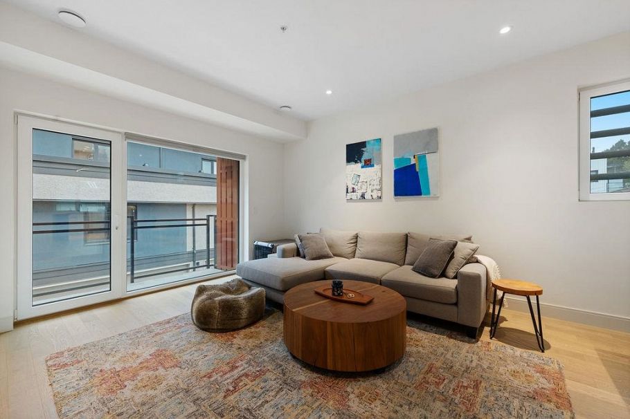 27 632 E 3rd Street North Vancouver, BC - 10