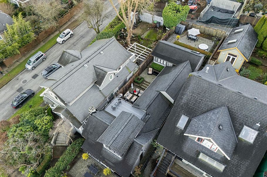 3814 W 11 Avenue Vancouver, BC - 36