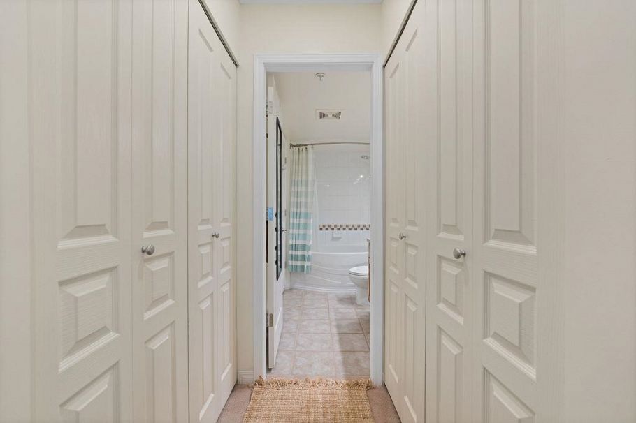 308 333 E 1st Street North Vancouver, BC - 16