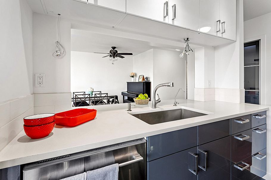 212 8460 Jellicoe Street Vancouver, BC - 16