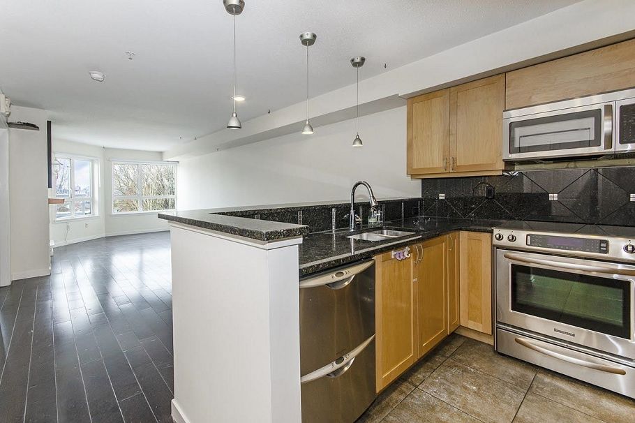 308 1707 Charles Street Vancouver, BC - 2