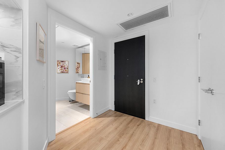 603 1500 Fern Street North Vancouver, BC - 2