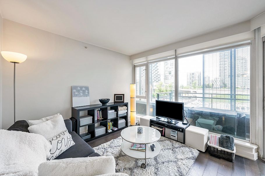 607 1372 Seymour Street Vancouver, BC - 2