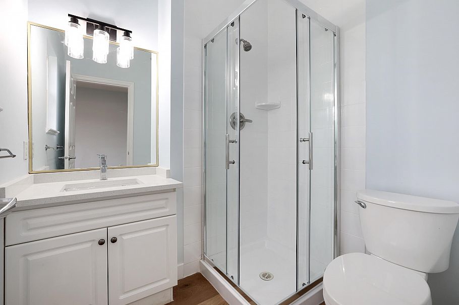 2988 School Avenue Vancouver, BC - 15