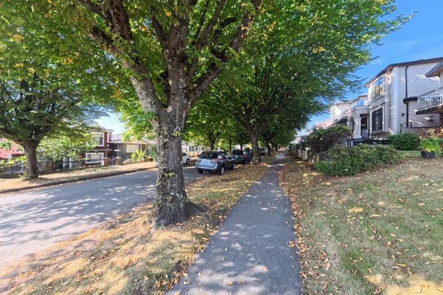 1275 E 62nd Avenue Vancouver, BC - 40