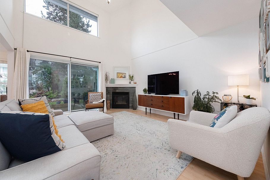 30 650 Roche Point Drive North Vancouver, BC - 3