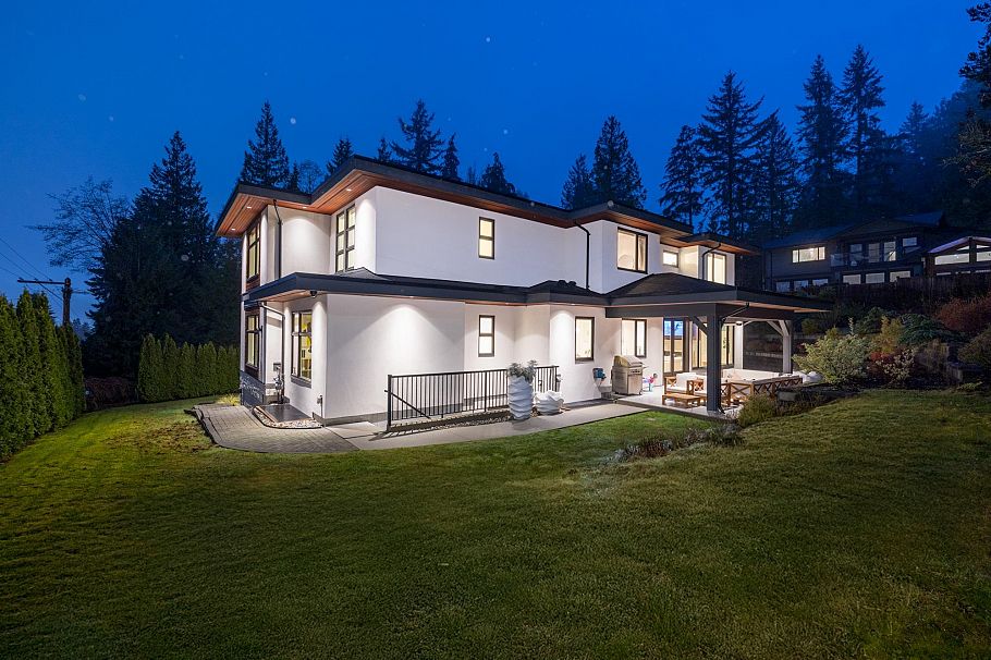 2902 St. Andrews Avenue North Vancouver, BC - 32