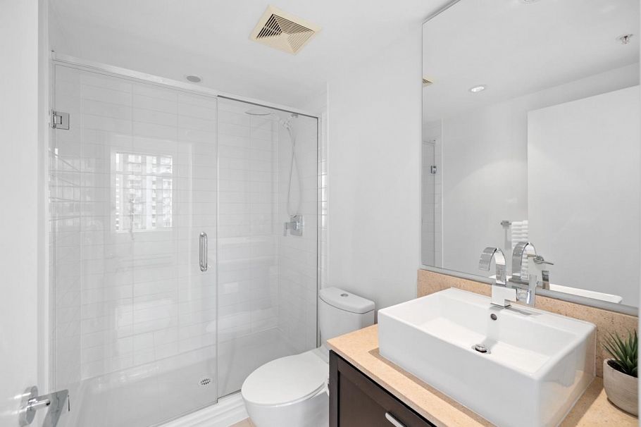 1302 158 W 13th Street North Vancouver, BC - 23