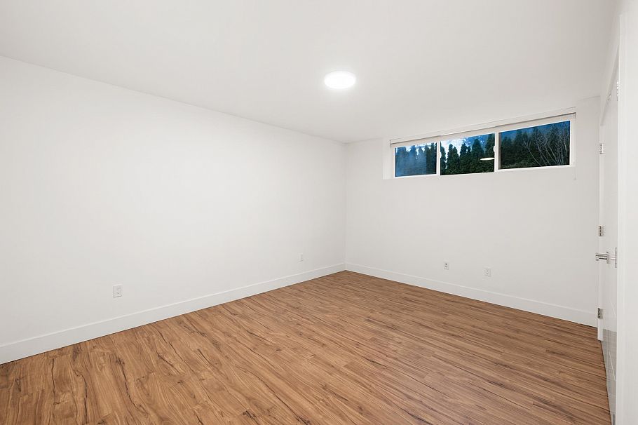 2902 St. Andrews Avenue North Vancouver, BC - 29