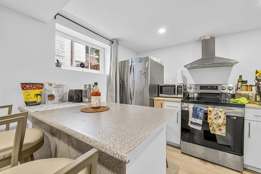 3229 W 24th Avenue Vancouver, BC - 22