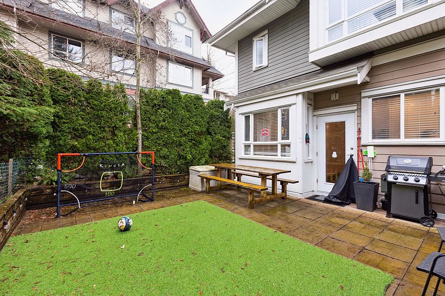 158 W 22nd Street North Vancouver, BC - 2