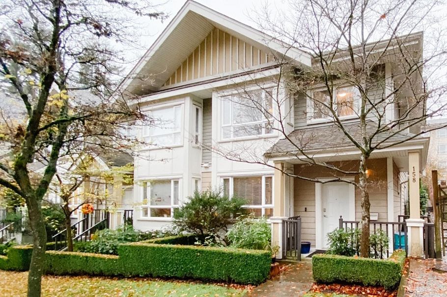 158 W 22nd Street North Vancouver, BC - 1