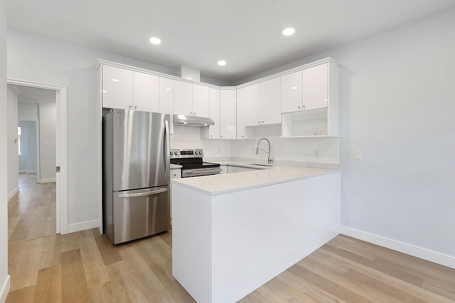 2988 School Avenue Vancouver, BC - 6