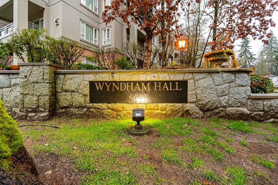 303 5683 Hampton Place Vancouver, BC - 1