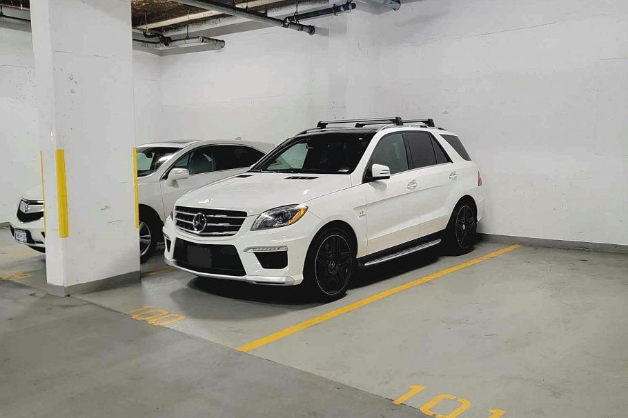 100 1233 Pacific Boulevard Vancouver, BC - 3