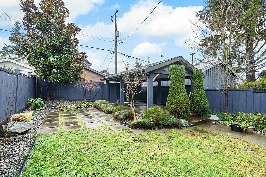 2576 Oxford Street Vancouver, BC - 18