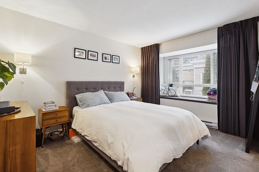 158 W 22nd Street North Vancouver, BC - 16