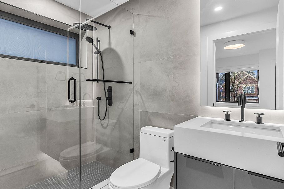 1 3118 Windsor Street Vancouver, BC - 19