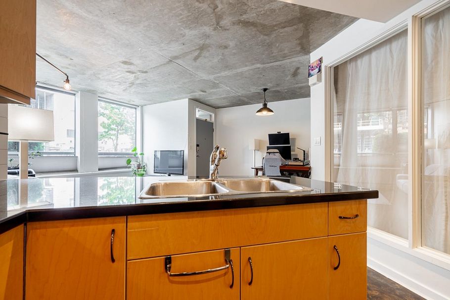 917 Station Street Vancouver, BC - 14